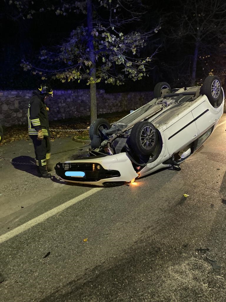 Si Ribalta Con L Auto Paura Per Un Enne Prima Brescia