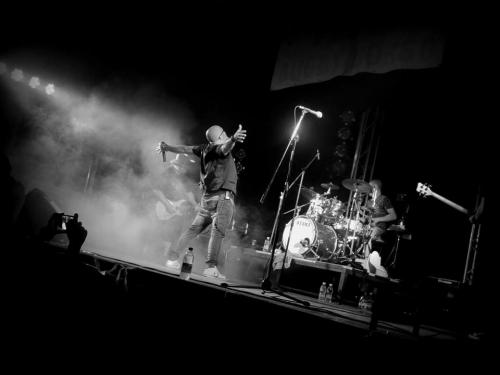 Zetaout live sul palco de La Movida