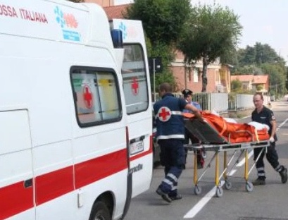 Paura a scuola: 17enne si sente male