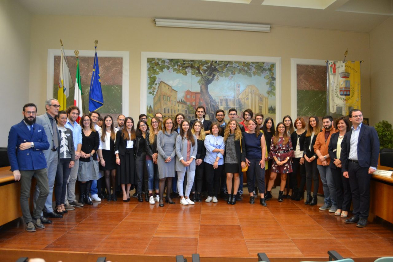 Borse di studio per 34 giovani laureati