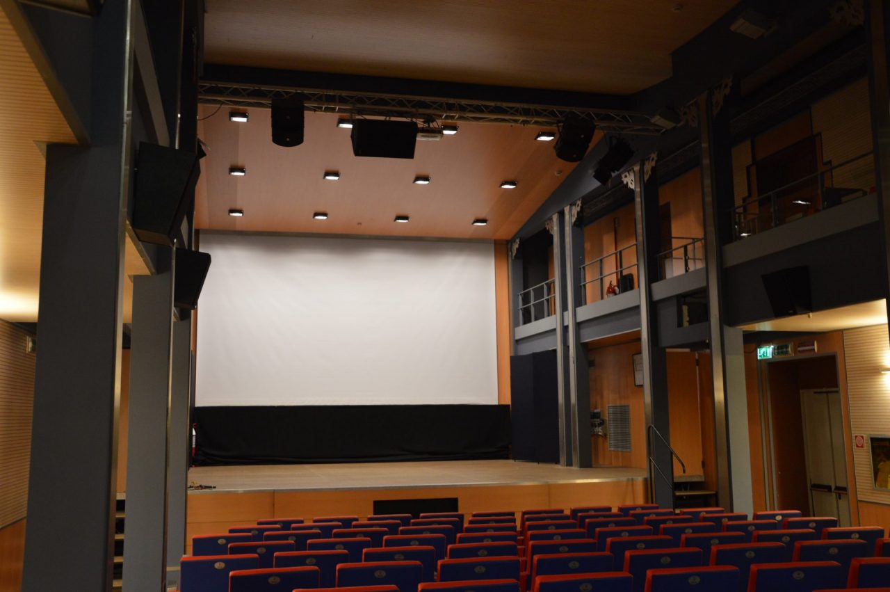 Dopo 40 anni riapre il cinema