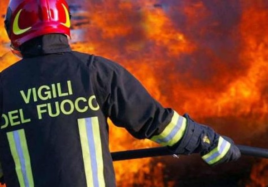 A4 in tilt: tir in fiamme