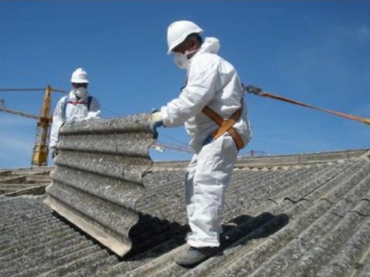 Amianto nelle scuole: 400mila rischiano di ammalarsi