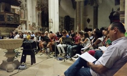 Asola, chiesa gremita per la veglia della pace