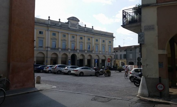 Asola, l’illuminazione è «francese»