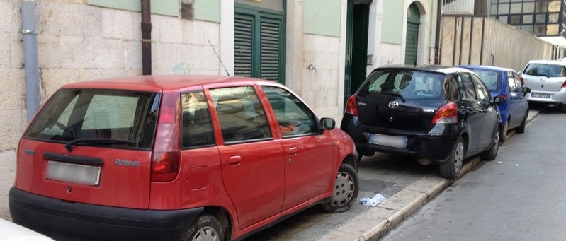 Automobilisti bresciani, crescono i parcheggi selvaggi