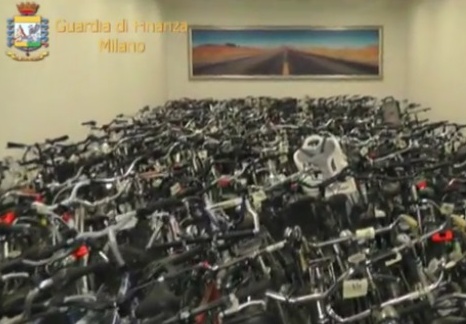 Bici rubate, più di 500 in un capannone