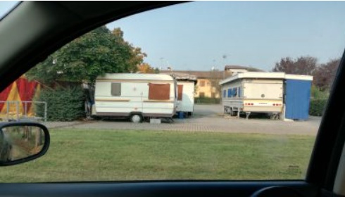 Calcinato: vivono in camper, scaricano nel fosso