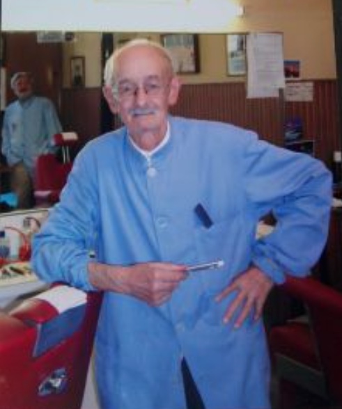 Carpendolo in lutto per Batistì, storico barbiere