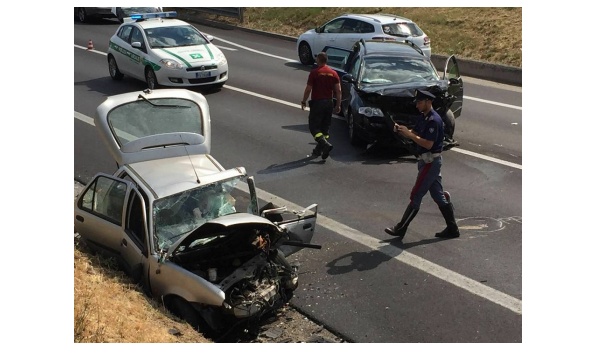 Castenedolo, incidente tra auto: due feriti