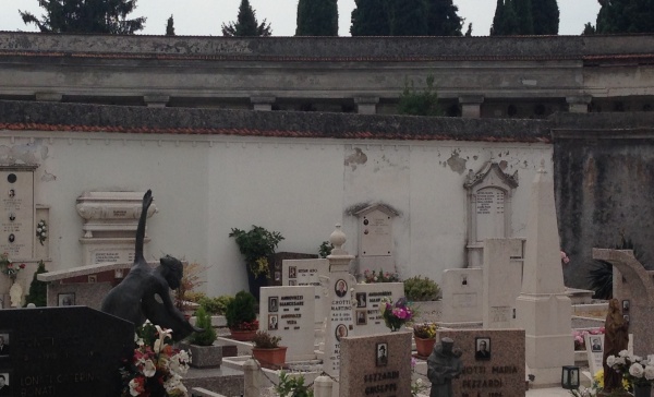 Castiglione, 300 mila euro per il cimitero