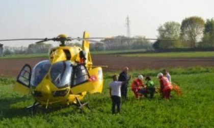 Cerca i fughi e cade. Ferito 67enne della bassa