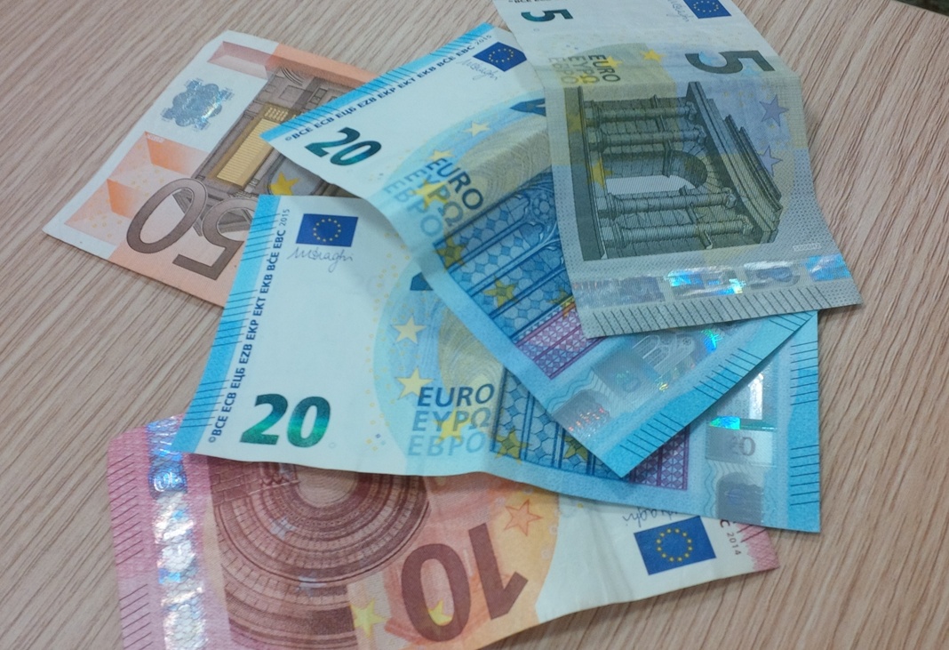 Comune mantovano diventa banca per aiutare i residenti