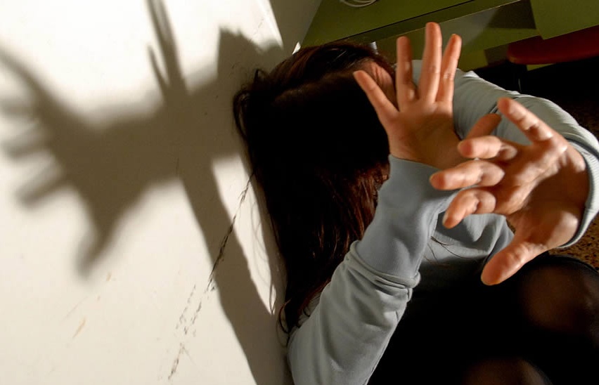 Con l’auto piena di peluche, fermato pedofilo