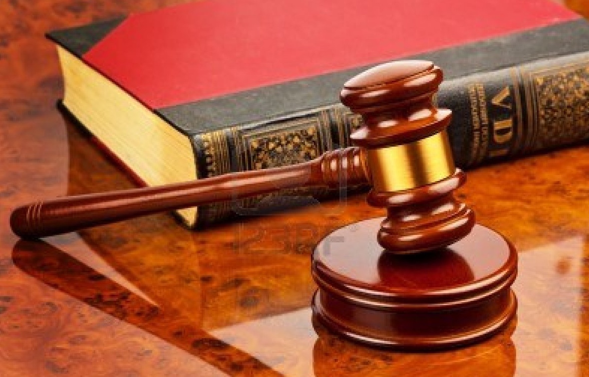 Condannato per abusi sui figli, papà assolto