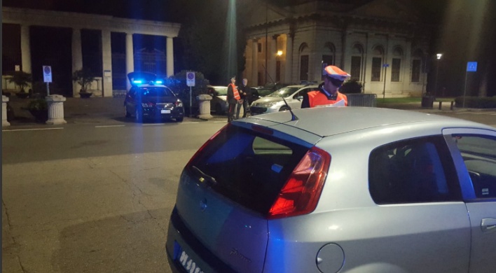 Controlli: multe per chi usa cellulari alla guida