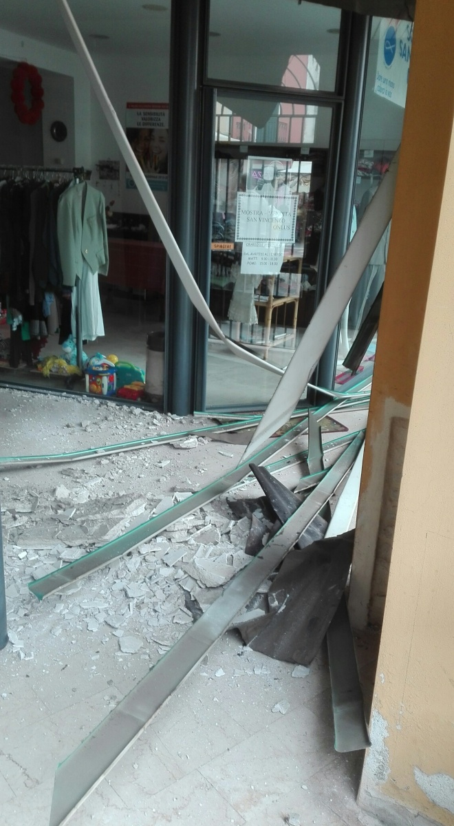 Crollato il controsoffitto del Grimm e della San Vincenzo