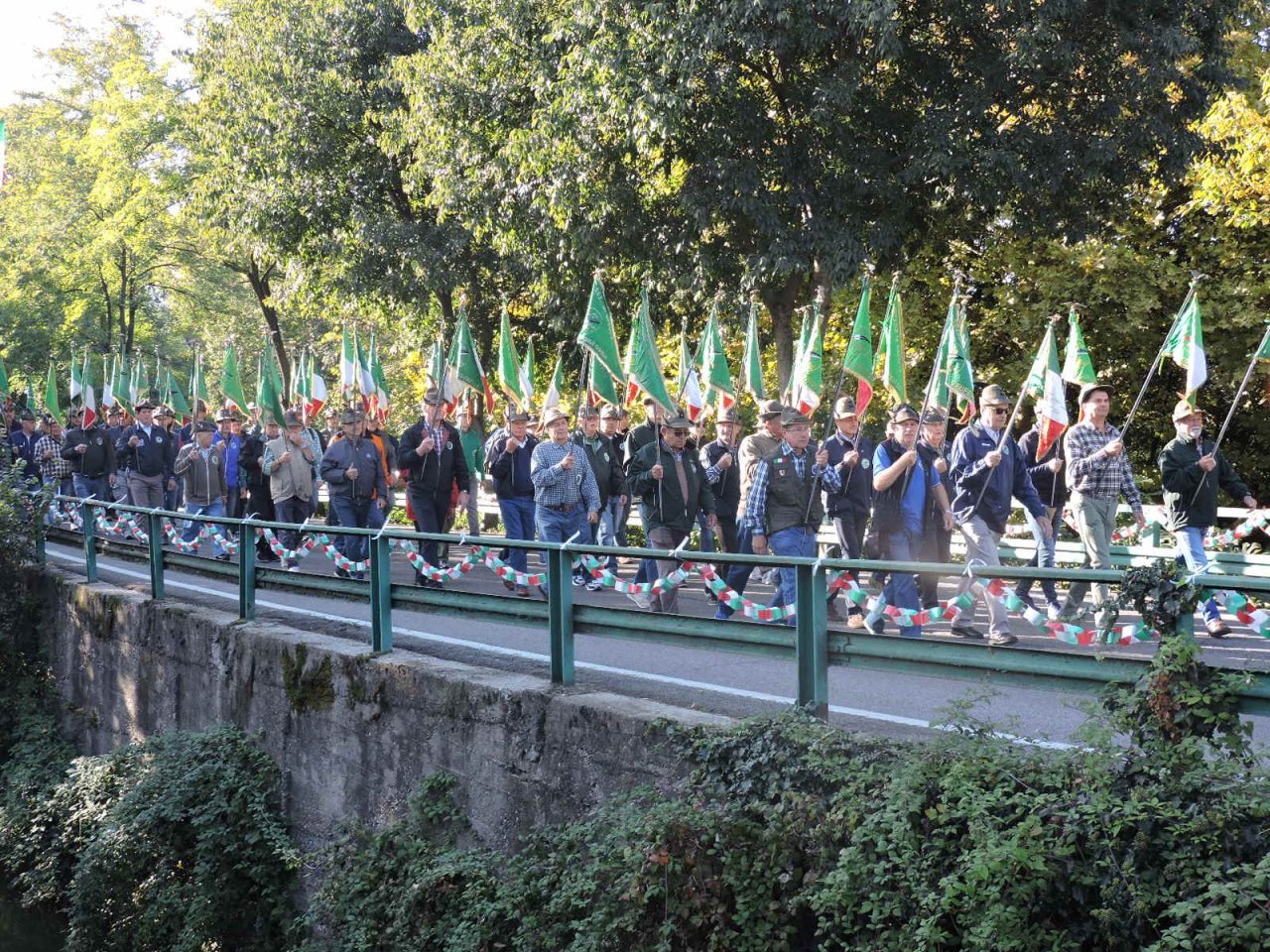 Decennale alpini LE FOTO