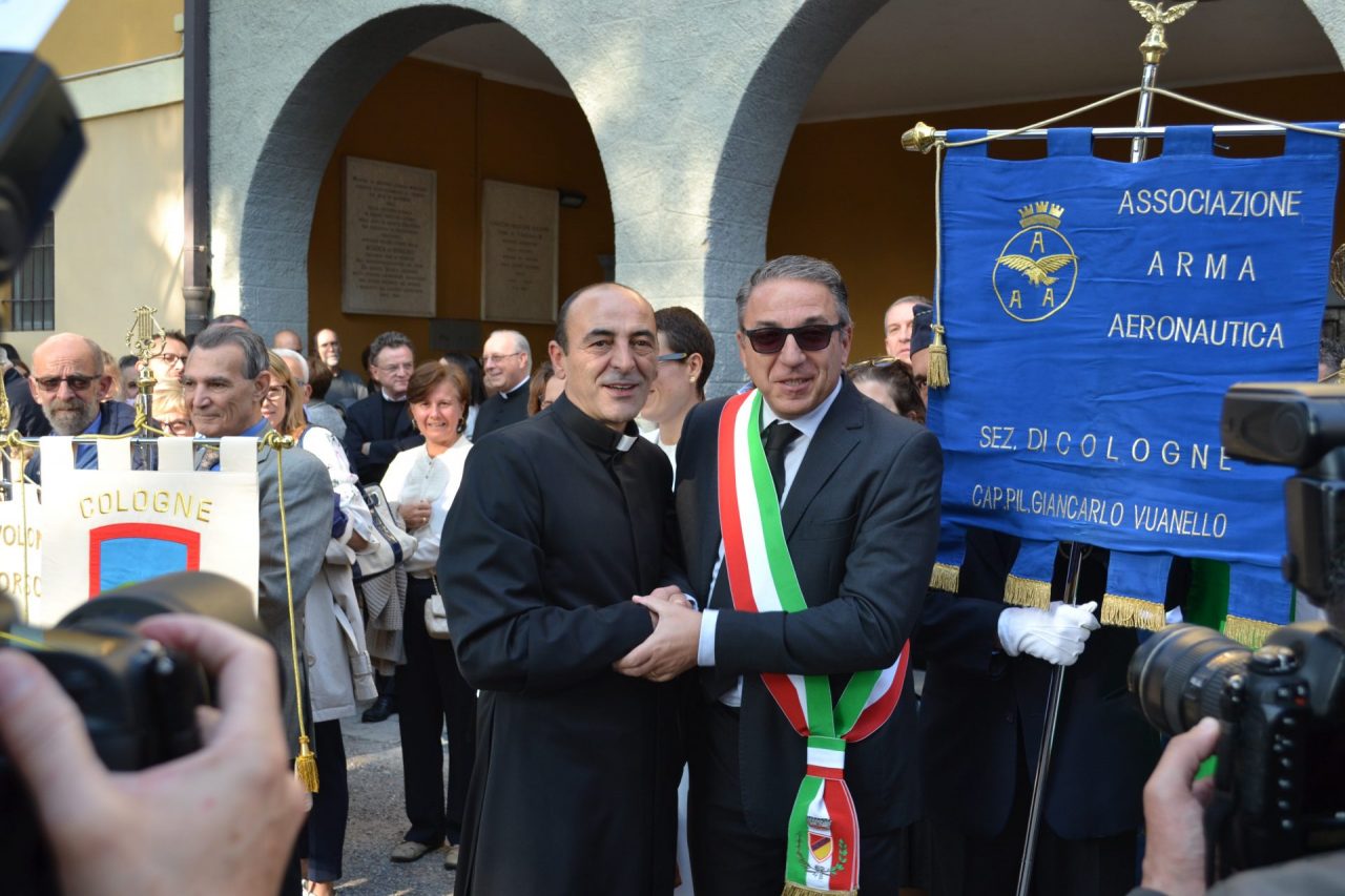 Nuovo parroco accolto dalla comunità FOTO