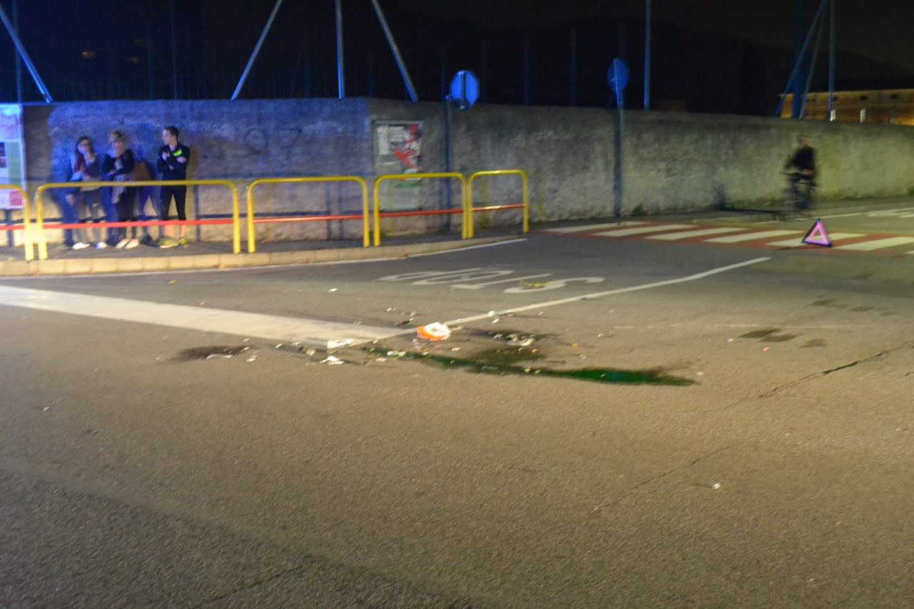 Schianto in moto 16enne grave in ospedale