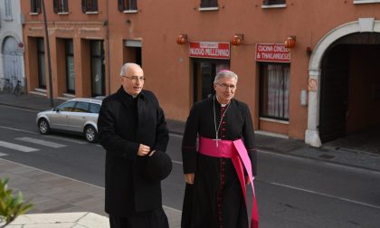 Il vescovo Tremolada arriva a Manerbio (LE FOTO)