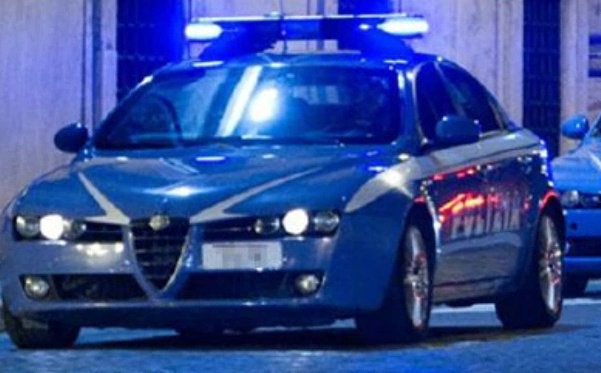 Denunciata una compagnia: viaggiavano armati