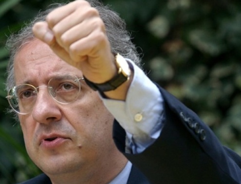 Disavventura per Veltroni, morso da un cane