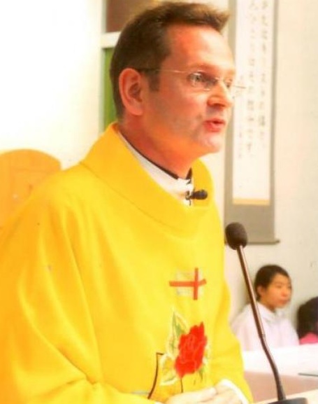 Don Renato, il missionario all’ombra dei ciliegi in fiore