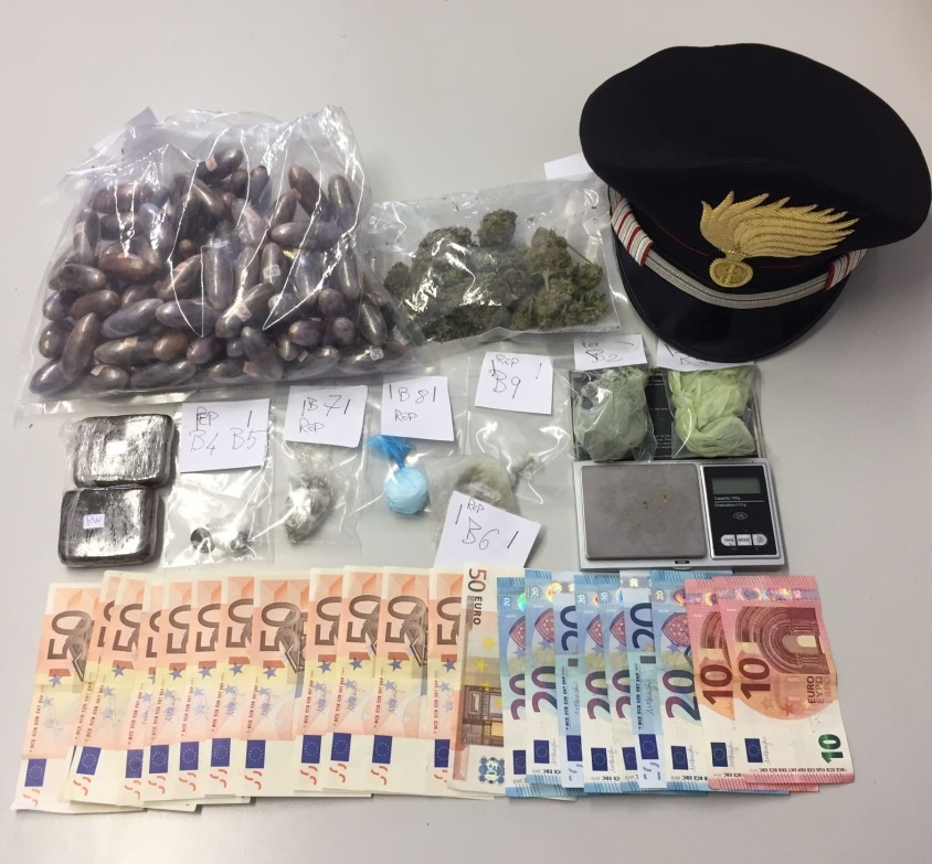 Due arresti per spaccio e traffico di droga