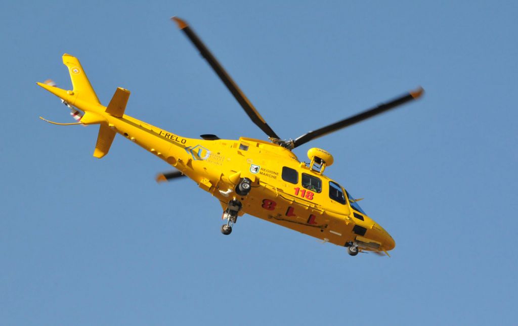 Grave infortunio sul lavoro nel Milanese, coinvolto un operaio bresciano