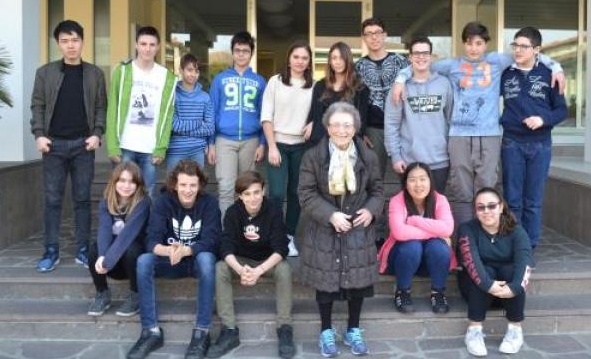 Emma, la pellegrina che “incanta” gli studenti