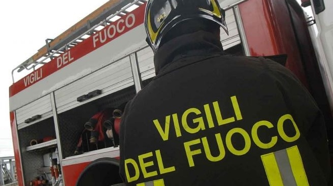 Esce di strada con l’auto, muore imprenditore 30enne