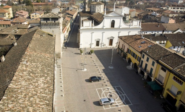 Esposizione auto storiche, piazza Mazzini chiusa al transito