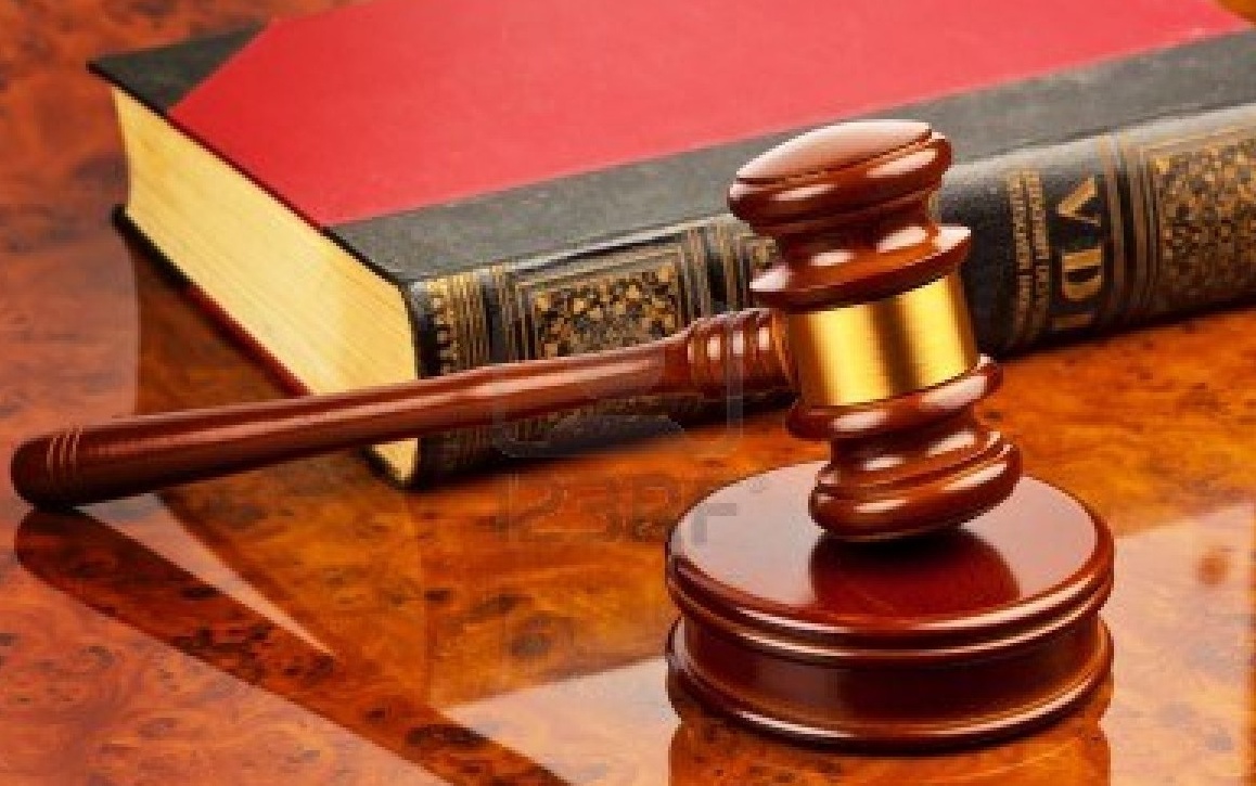 Falso lavoro: immigrato abusa di due ragazze