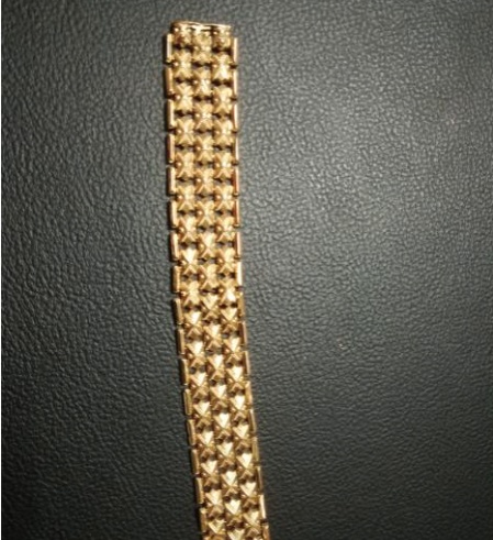 Furti d’oro. Alla signora via 18k da 4mila euro