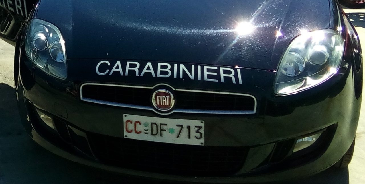 Furti in due abitazioni, rubati utensili e un ciclomotore