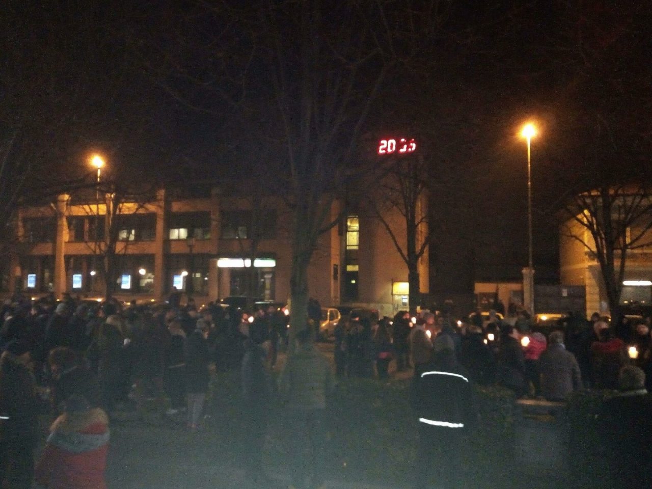 Ghedi: cittadini in piazza, è tensione