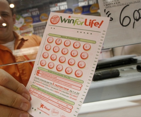Gioca 2 euro al “Win for life”, ne vince 200mila
