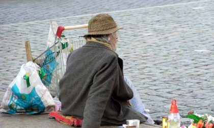 Gli «invisibili» ignorati in vita e abbandonati nella morte