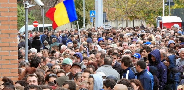 Governo: la comunità romena scende in piazza