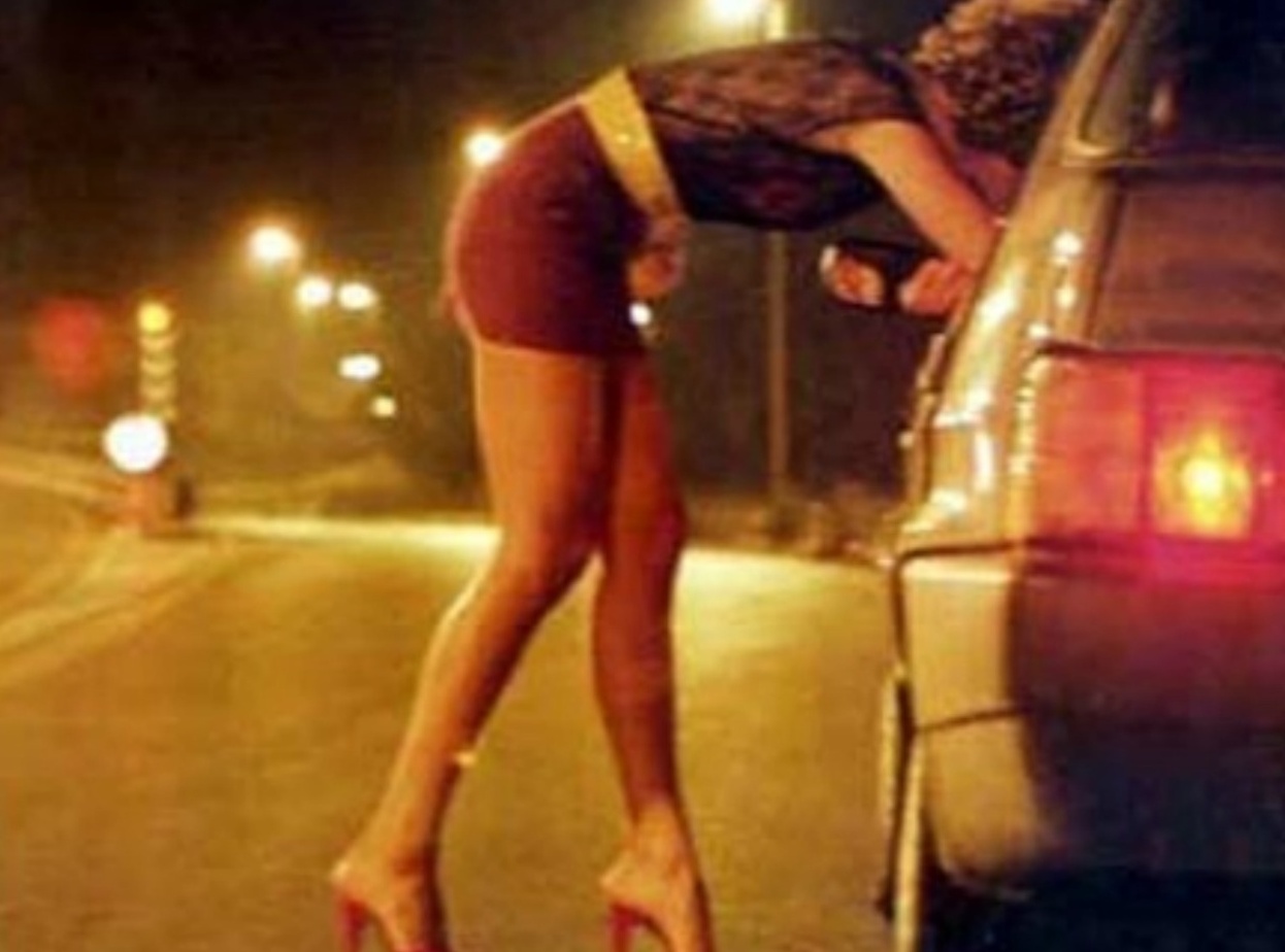 “Hai il seno rifatto” violenta rapina per una squillo