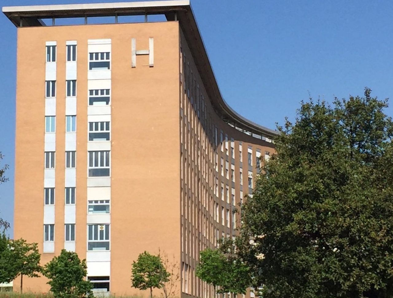 INCHIESTA: Stipendi ricchi per i dirigenti