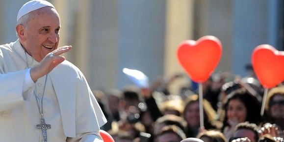 Il Papa, il più grande esperto dell’amore di coppia: ecco i suoi consigli