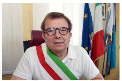 Il sindaco bresciano si dimette dopo tre mesi