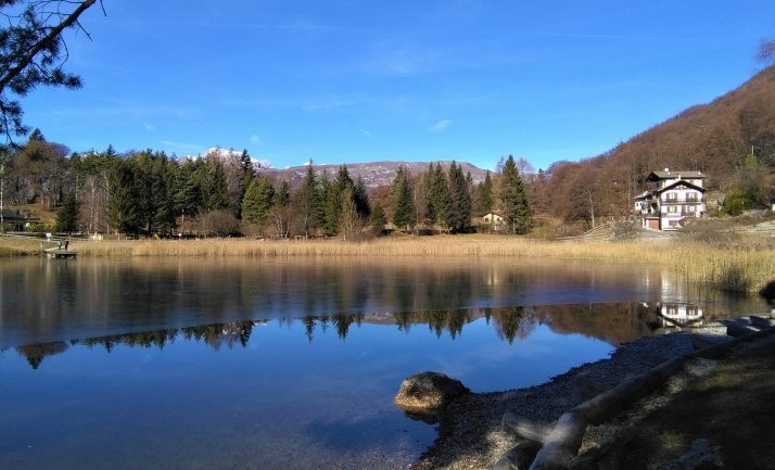 In gita parrocchiale: annega a soli 22 anni