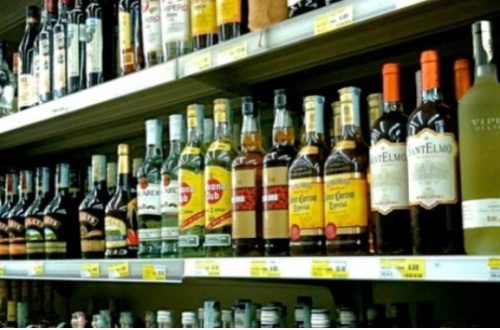 Inchiesta. Alcol ai minorenni, chi chiede l’età?