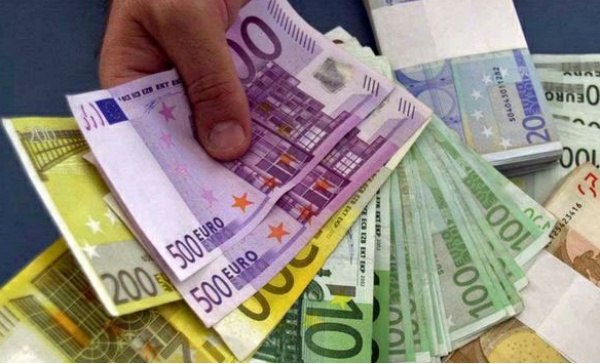 Inchiesta,la burocrazia più cara della politica