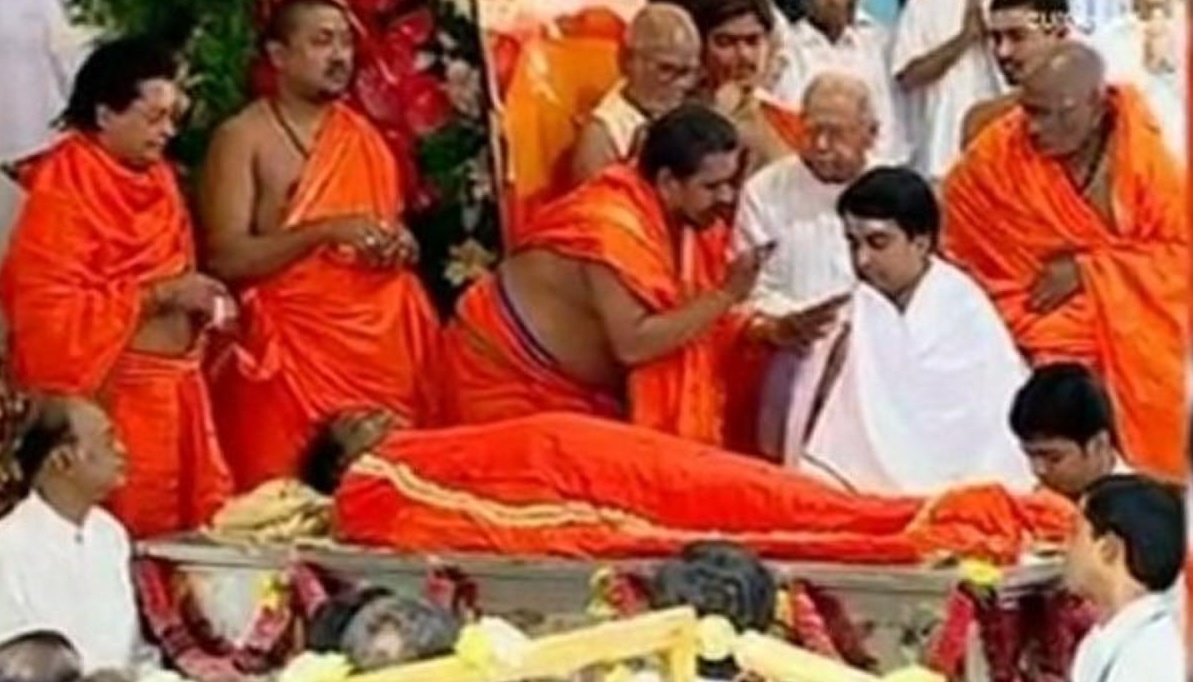 India: la cremano ma è ancora viva