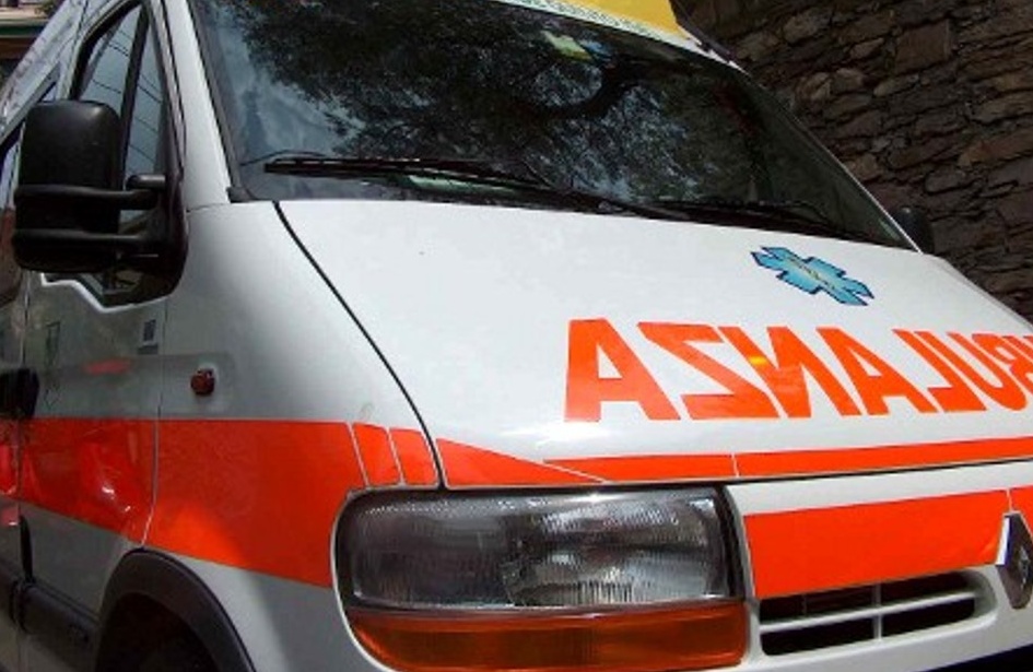 Inversione ad U in tangenziale, in due in ospedale