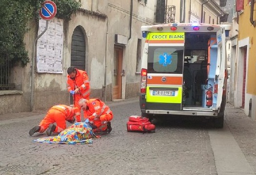 MONTICHIARI – Investita in via Mazzoldi, si scatena il razzismo
